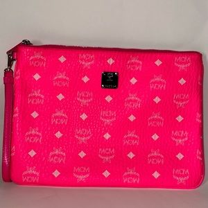 MCM Wristlet Zip Pouch in Visetos